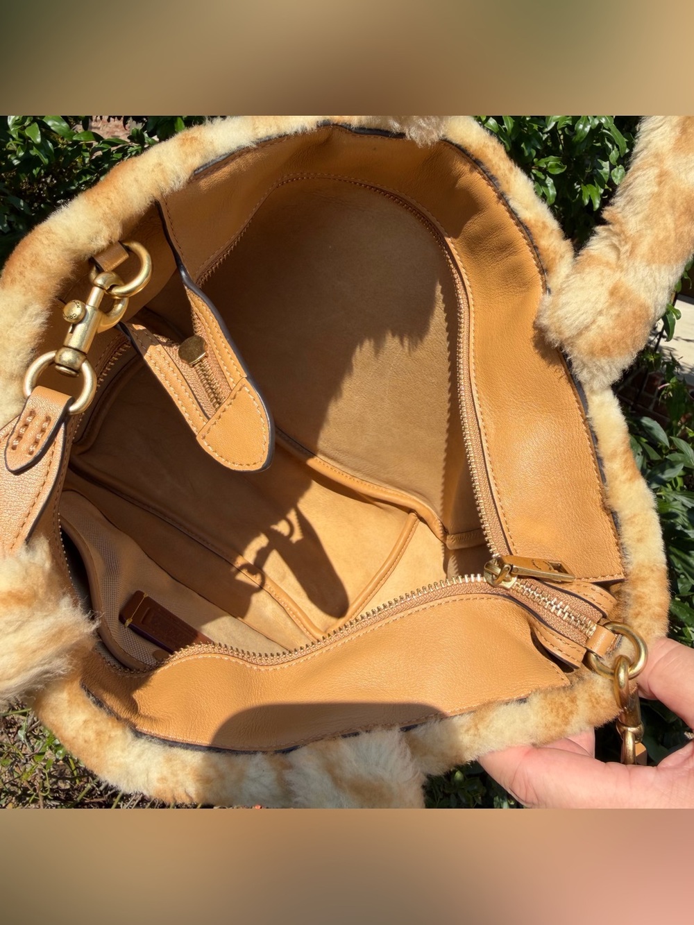 NWT Coach Tote 28 In Signature Shearling CC442 - Picture 8 of 12